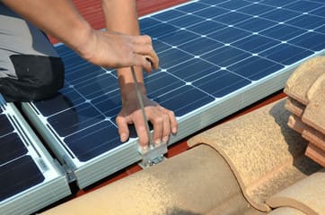 Quels sont les avantages et les inconvénients de l'installation de panneaux photovoltaïques ?