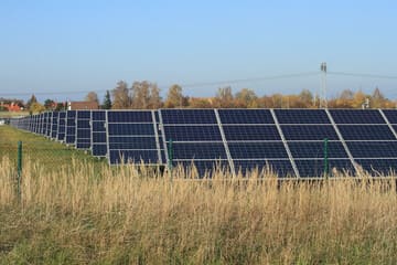 Quels sont les critères à prendre en compte pour bénéficier d'une aide ou d'une subvention pour l'installation de panneaux photovoltaïques ?