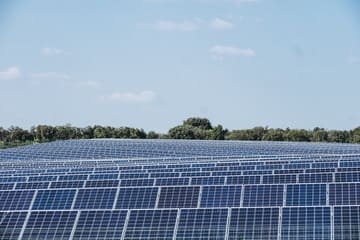 Quels sont les critères à prendre en compte pour choisir le bon type de panneaux photovoltaïques ?